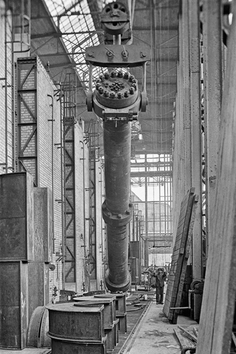Ammoniak Reaktor 1913 Oppau retuschiert